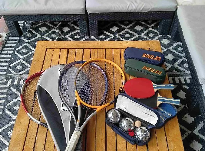 Des Coteaux Du Preconil 아파트